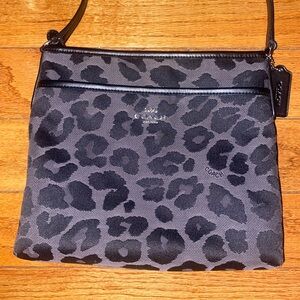 Coach Gray & Black  Leopard Crossbody Purse Ocelot F39036 Pre❤️
